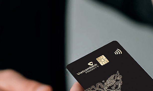 Thẻ đen Vietcombank (VCB) là gì? Điều kiện và phí làm thẻ đen Vietcombank 2022